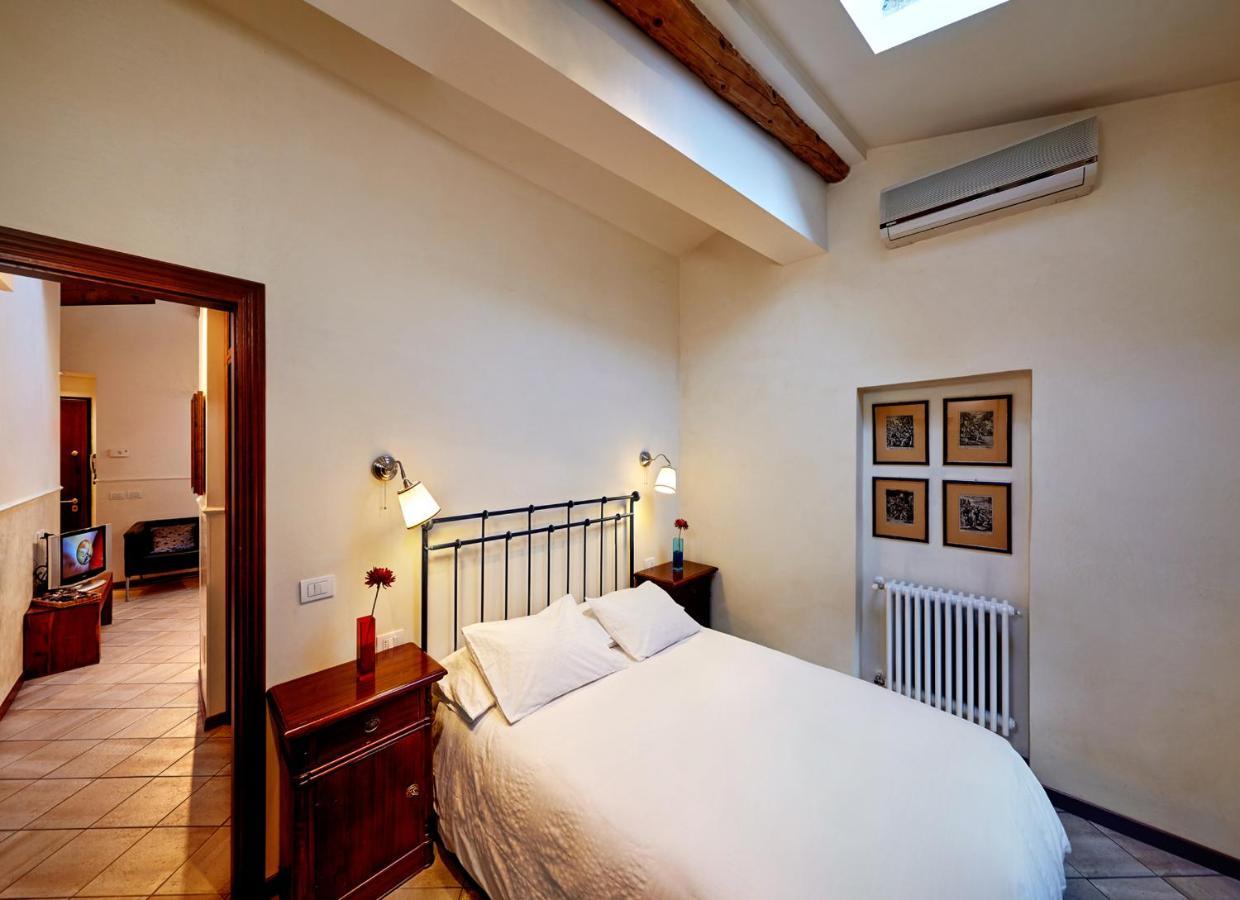 The Flora And Florian - The Feeling Of Touching The Duomo Apartment Florenz